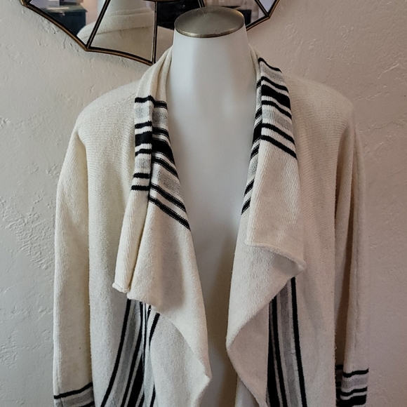 Eddie Bauer Shawl Collar Cardigan Sz M VGUC - Picture 2 of 6